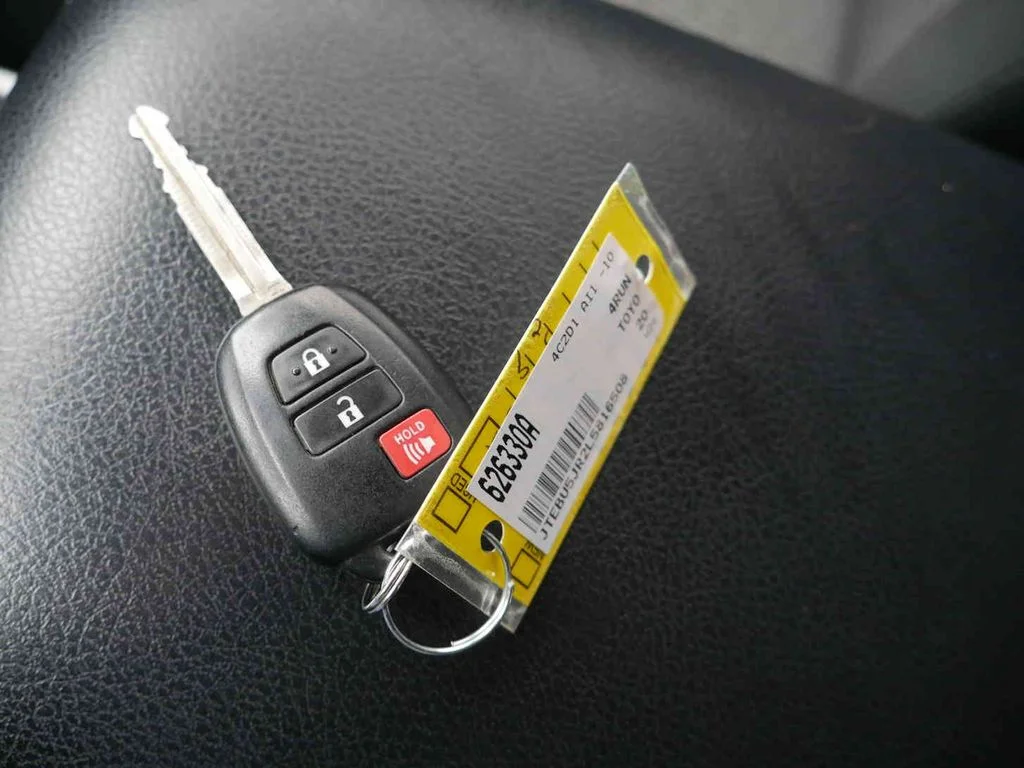 Used 2020 Red Toyota SR5 image 33