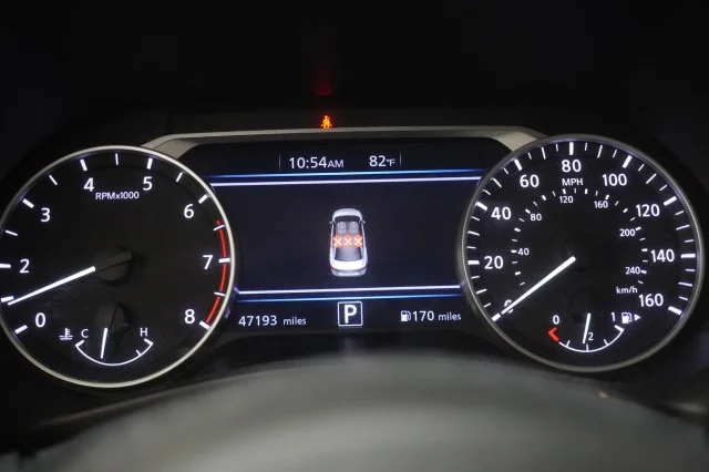 Used 2025  Nissan SV image 19