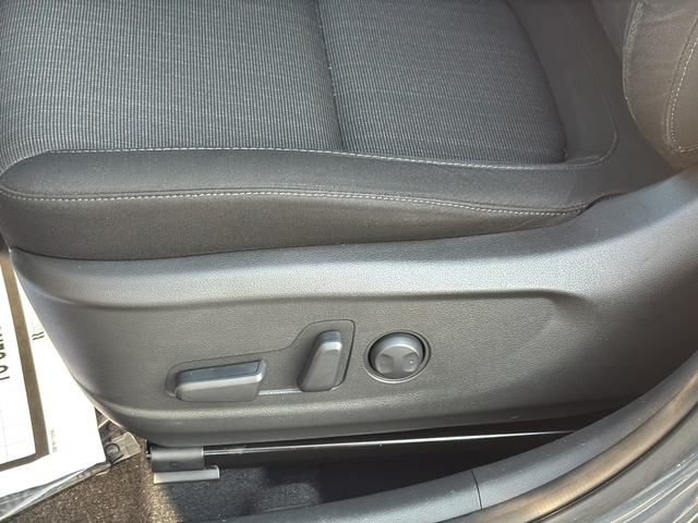 Used 2023 Gray Hyundai SEL image 18