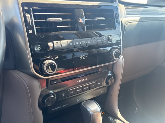 Used 2022 Black Lexus 460 image 19