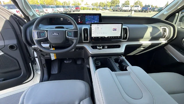 New 2027 Star White Metallic Tri-Coat Ford Active image 18