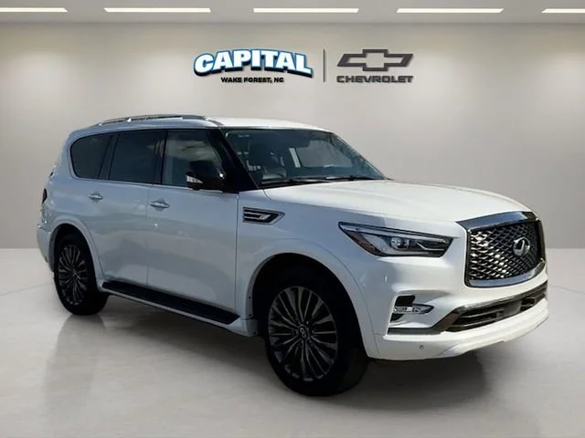 Used 2023 White INFINITI PREMIUM SELECT AWD image 7