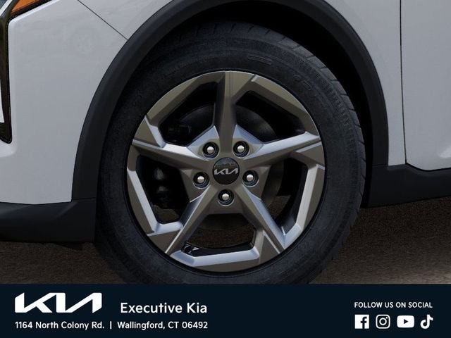New 2026 Snow White Pearl Kia LXS image 9