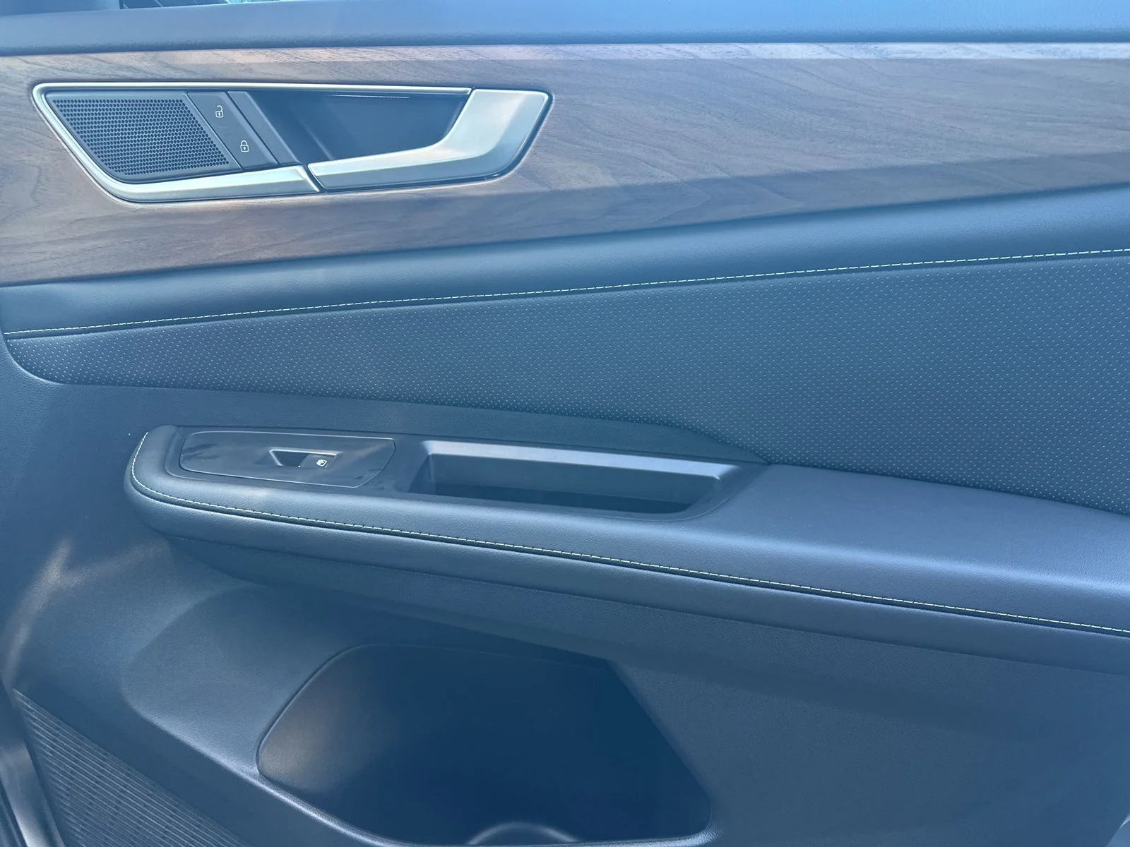 2026 Volkswagen Atlas SE w/Tech - Photo 39