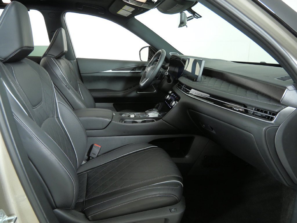 Used 2025 Black INFINITI Autograph image 21