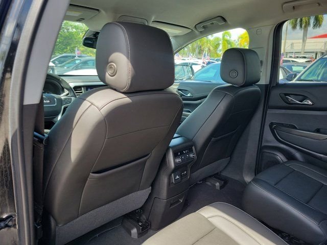 2023 GMC Acadia SLT - Photo 9
