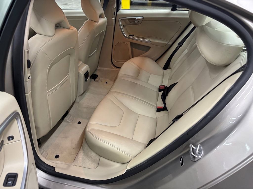 Used 2015 Seashell Metallic Volvo T5 Premier image 14