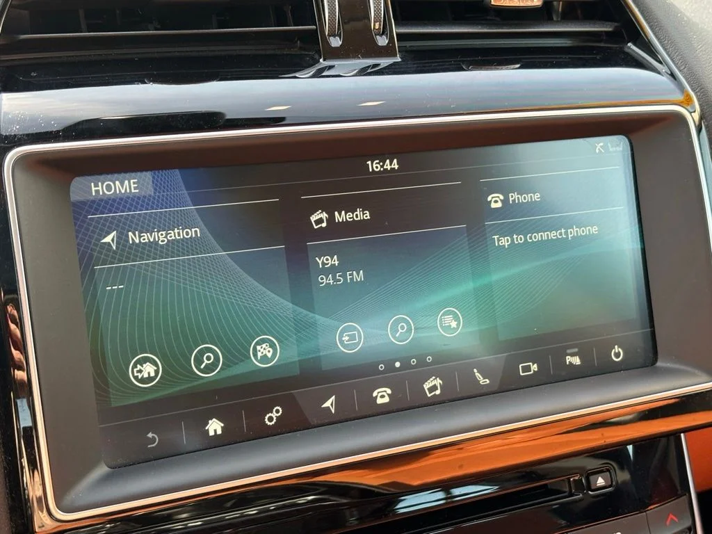Used 2018  Jaguar 35t Portfolio Limited Edition image 36