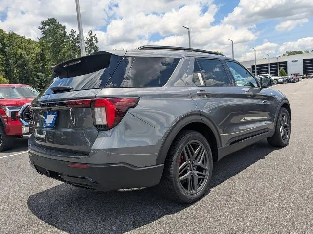 New 2026 Carbonized Gray Metallic Ford ST-Line image 32