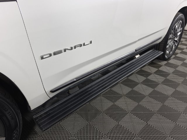 Used 2024 White Frost Tricoat GMC Denali Ultimate image 12