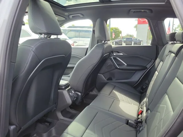 Used 2025 Silver BMW xDrive28i image 10