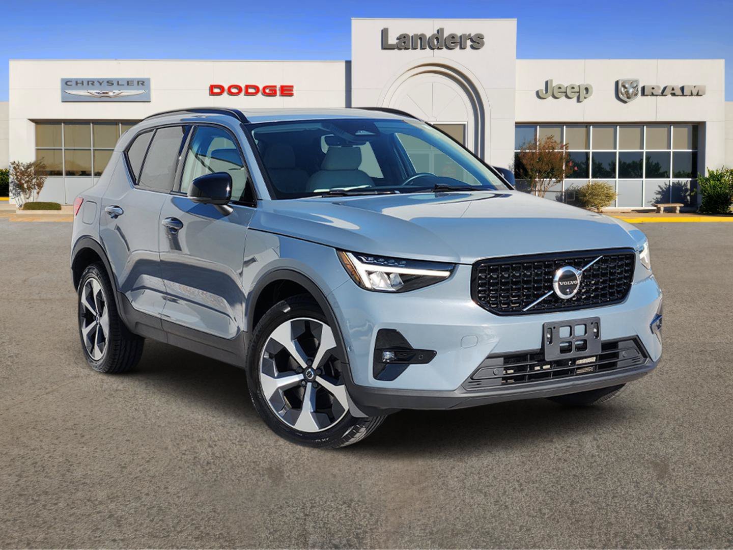 2023 Volvo XC40