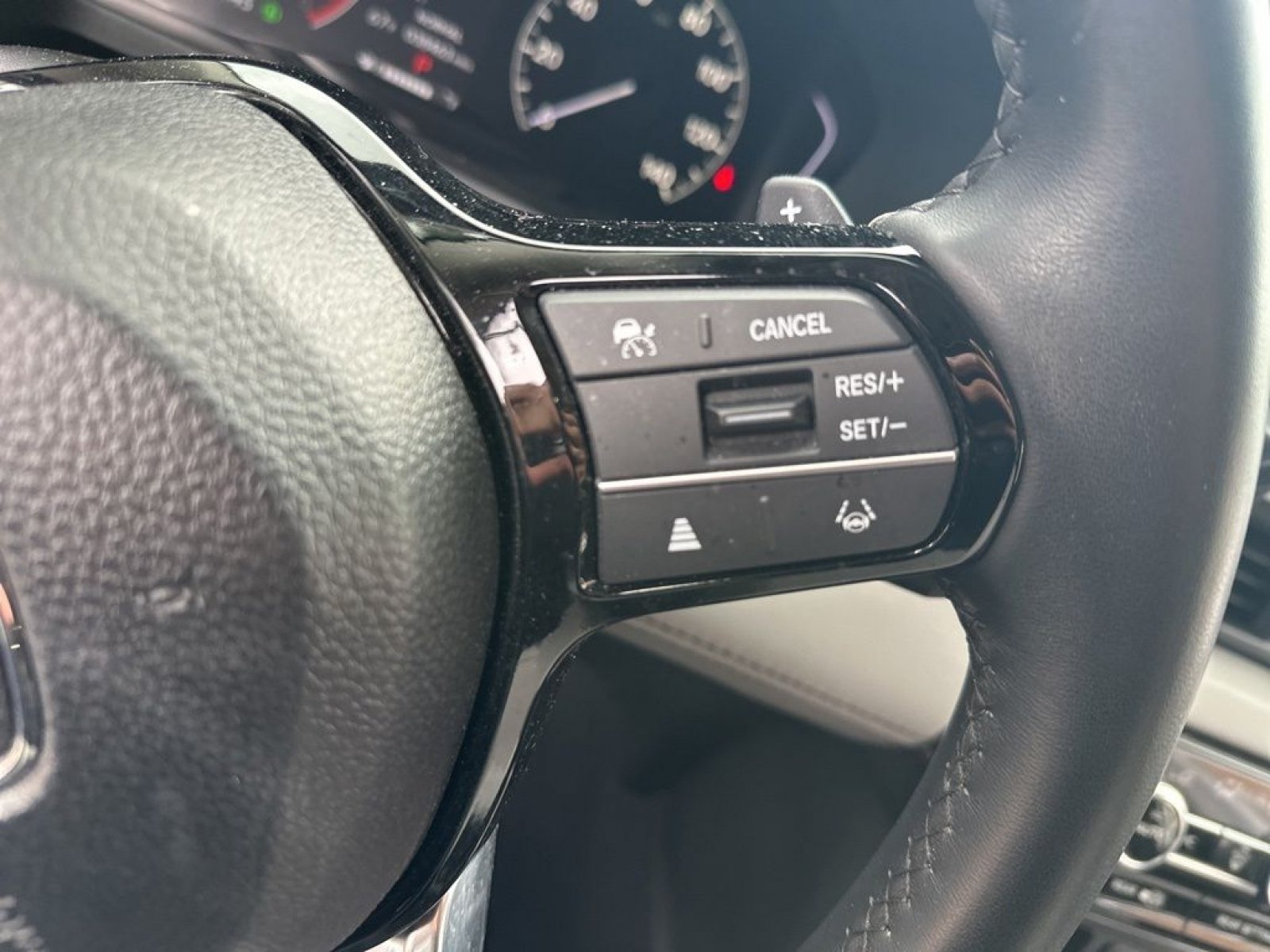 2023 Honda Pilot Touring - Photo 18