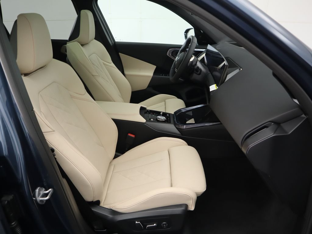 2025 BMW X3 30 - Photo 22