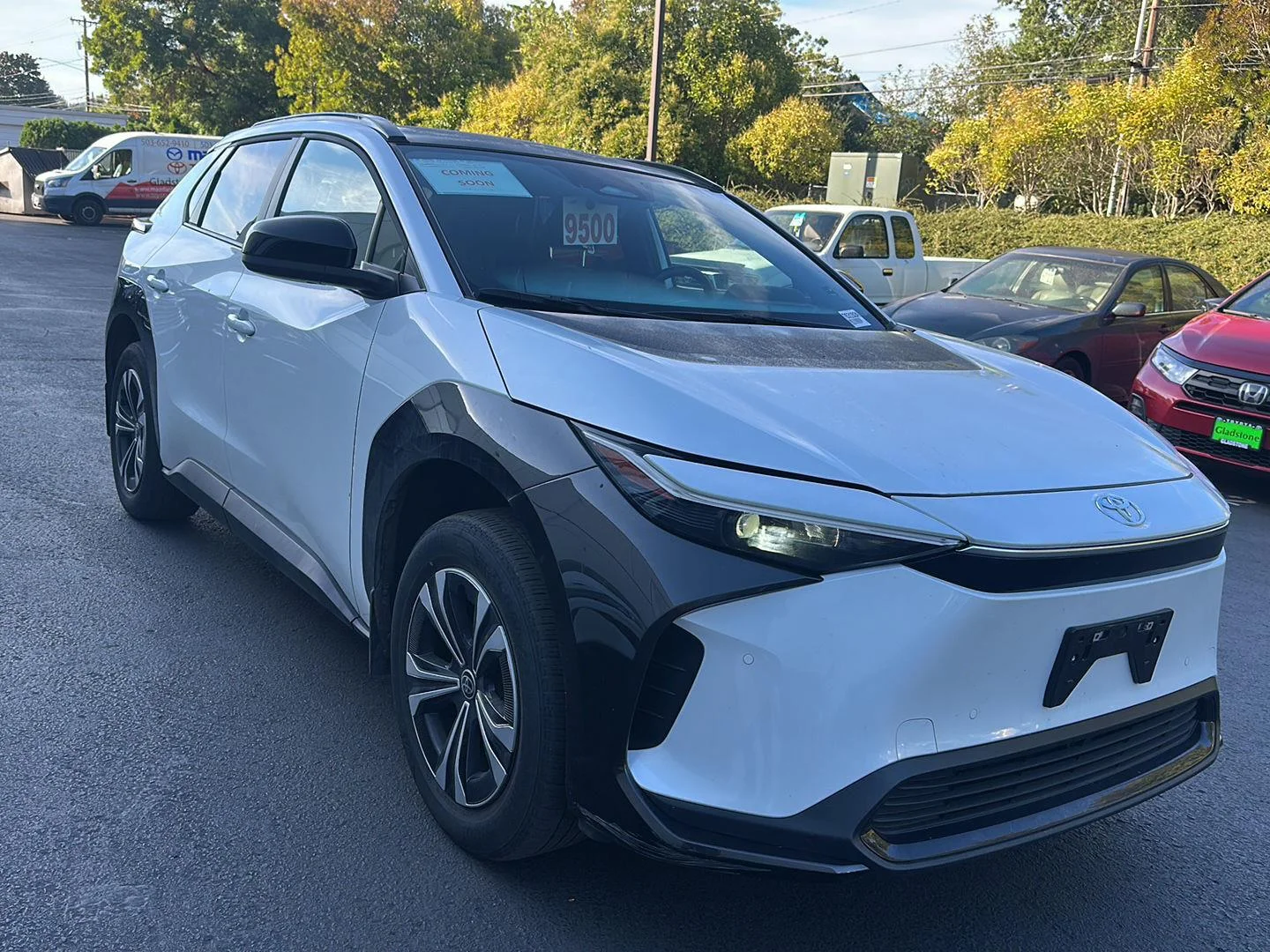 Used 2024 Wind Chill Pearl Toyota XLE image 4