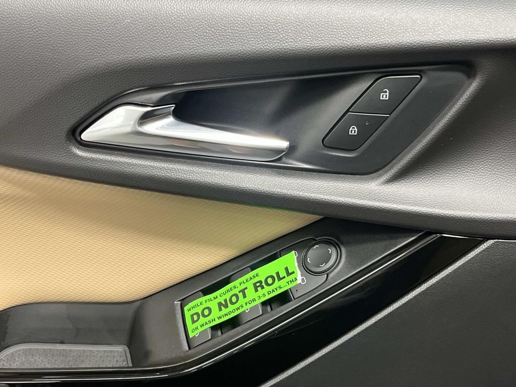 New 2027 Mosaic Black Metallic Chevrolet ACTIV image 17