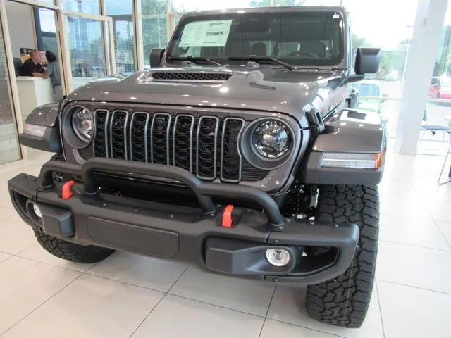 New 2026 Granite Crystal Metallic Clear-Coat Exterior Paint Jeep Mojave X image 4