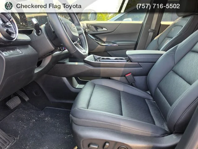 Used 2025 Lakeshore Blue Metallic Chevrolet LT image 8