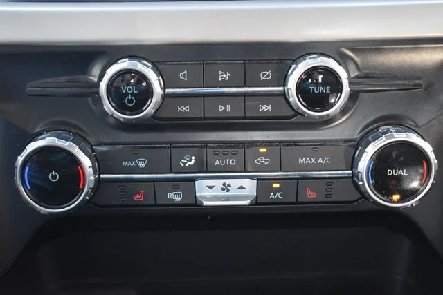 Used 2023 Gray Ford XLT image 33
