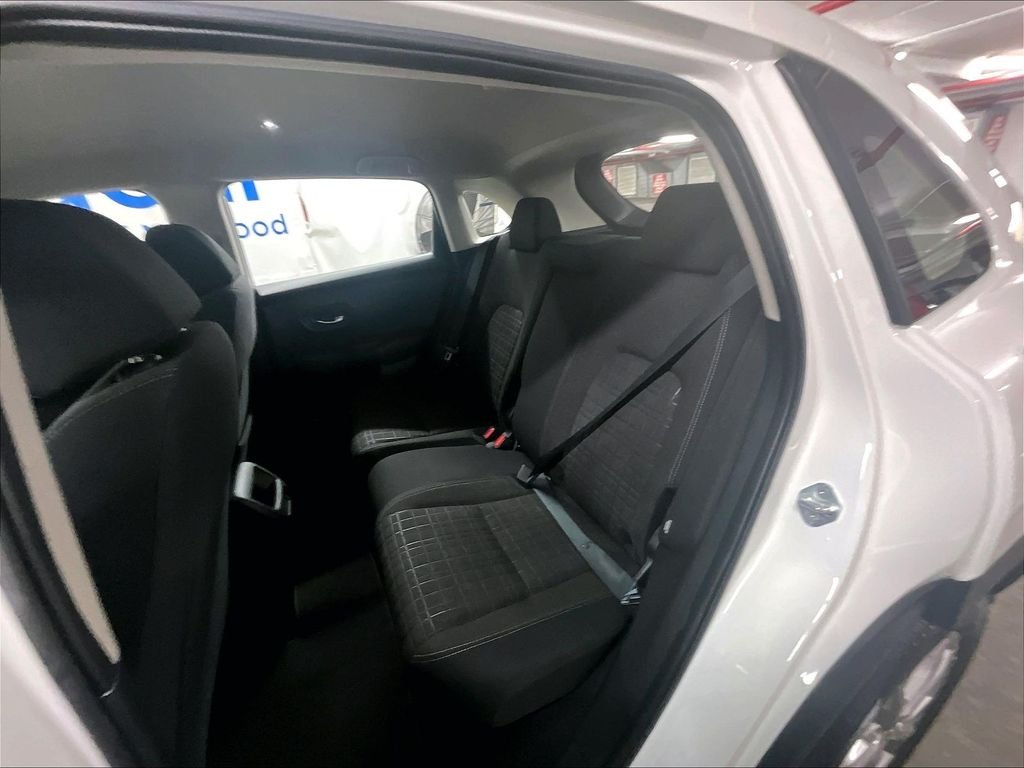Used 2023 Platinum White Pearl Honda LX image 15