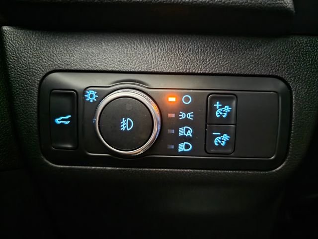 Used 2022 Blue Ford SEL image 18