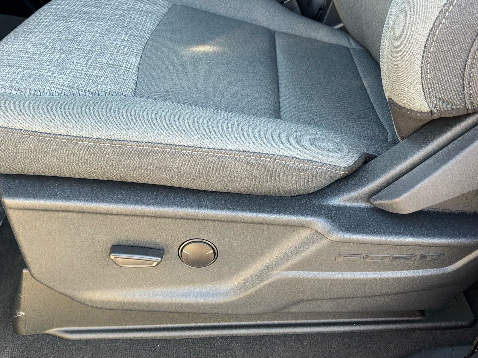 New 2026 Carbonized Gray Metallic Ford F-350® XLT image 11