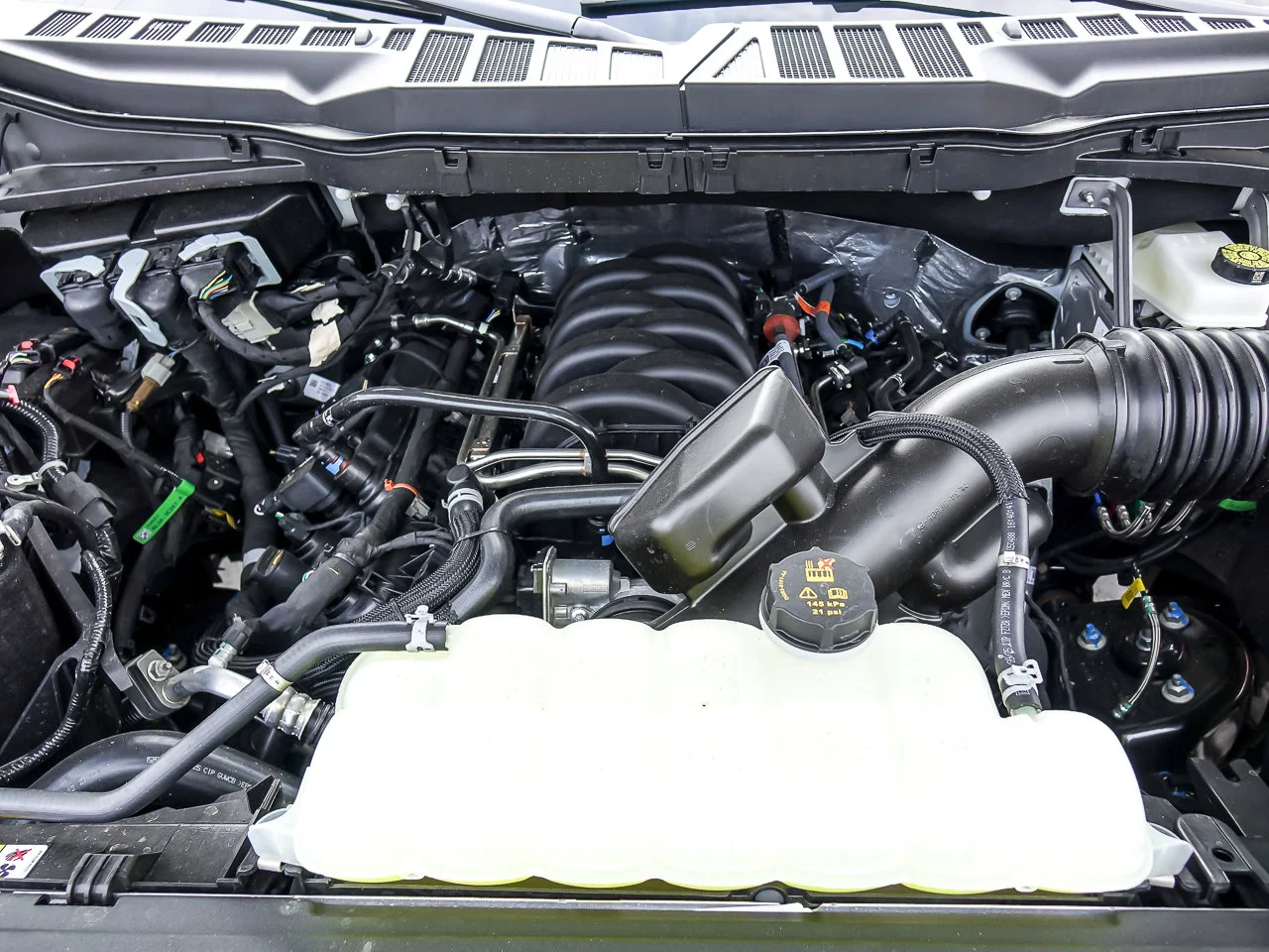 New 2026 Oxford White Ford XL image 24
