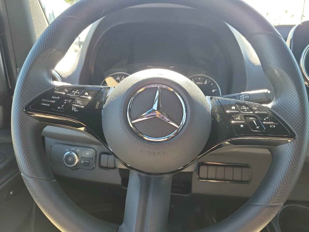 Used 2026 White Mercedes-Benz Cargo 170 WB image 27