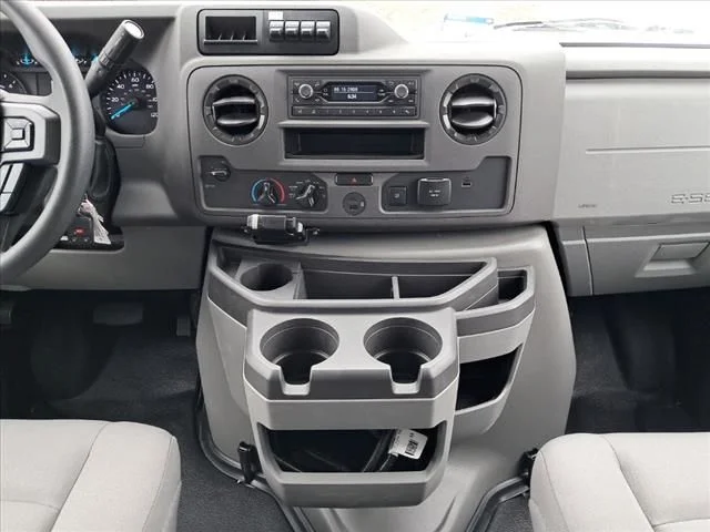 2025 Ford E-Series Cutaway Base - Photo 17