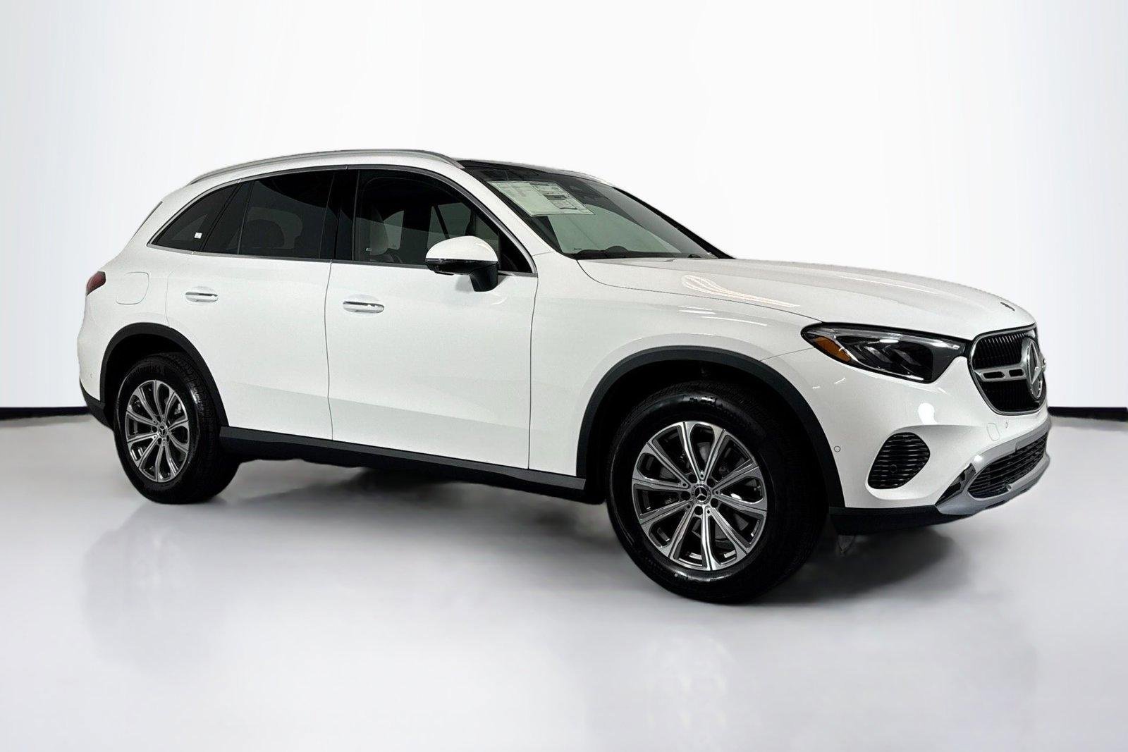 New 2026 Polar White Mercedes-Benz GLC 300 image 3