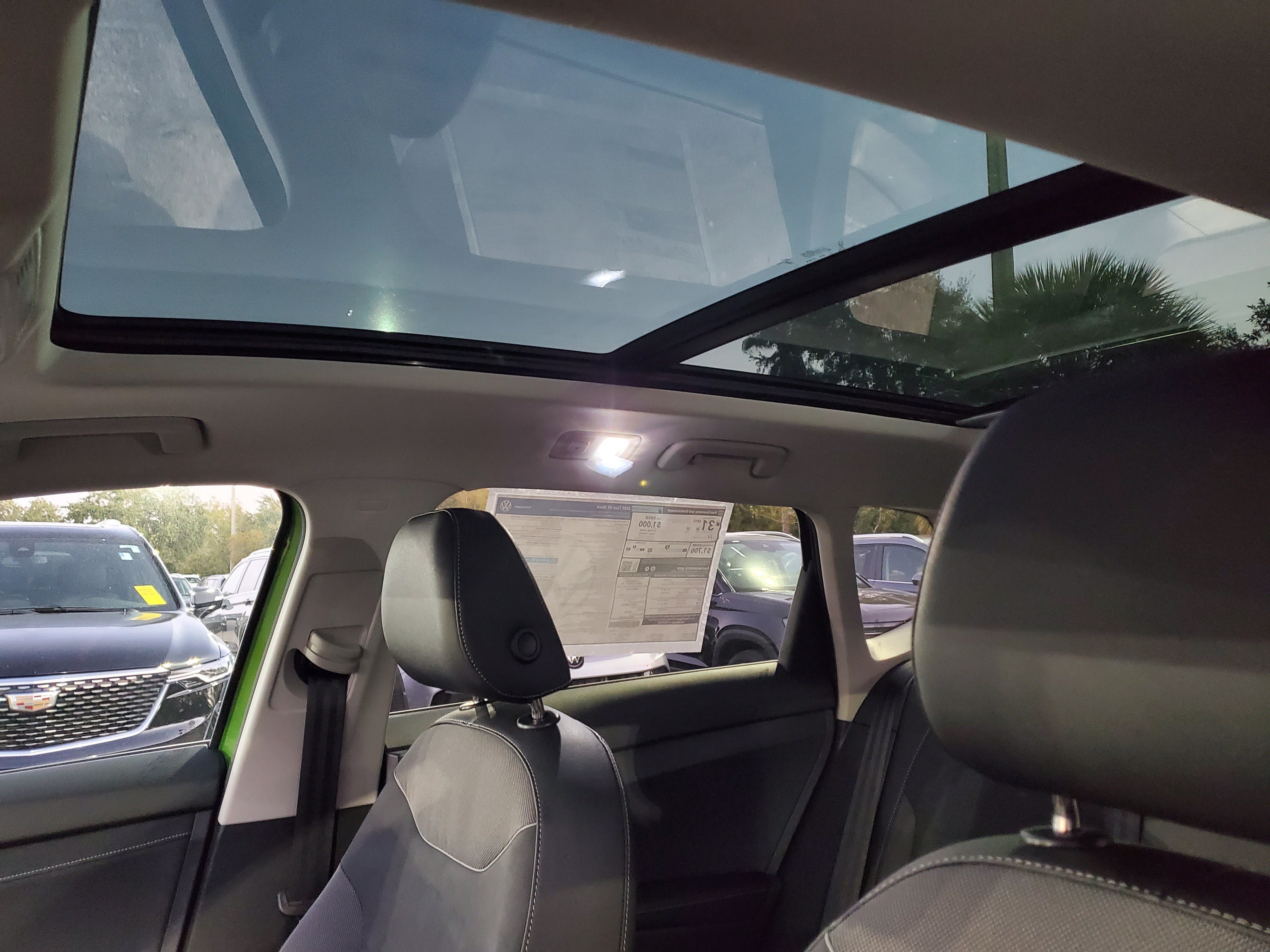 2025 Volkswagen Taos SE Black - Photo 8