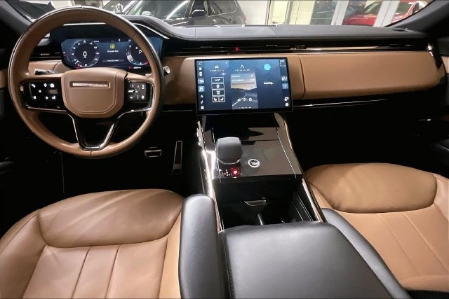 Used 2024 Red Land Rover Dynamic SE image 17