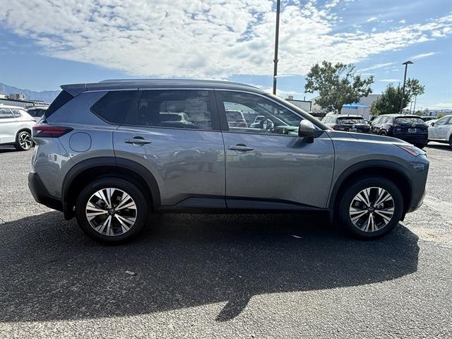2023 Nissan Rogue SV photo 3