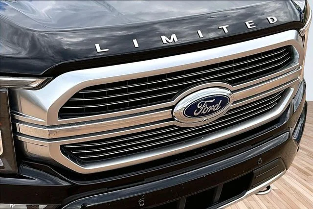 Used 2022 Black Ford Limited image 27