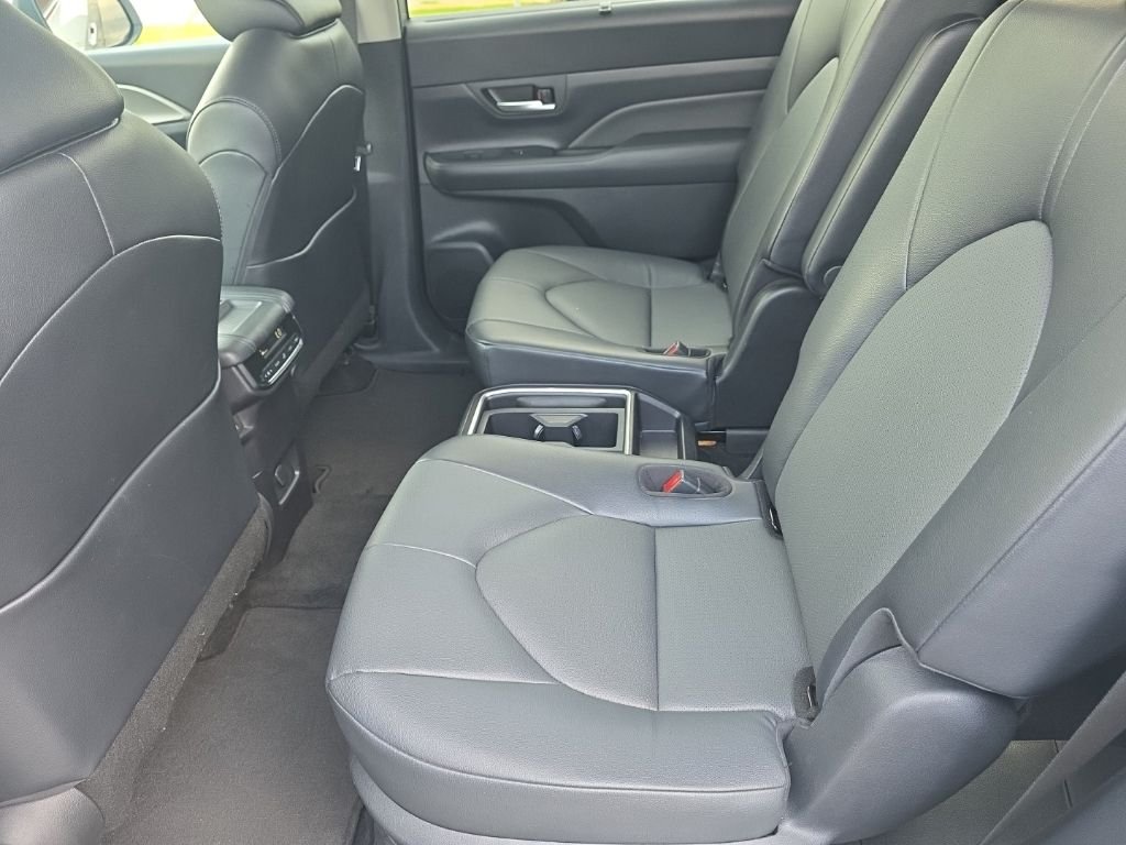 Used 2025 Silver Toyota XLE image 12