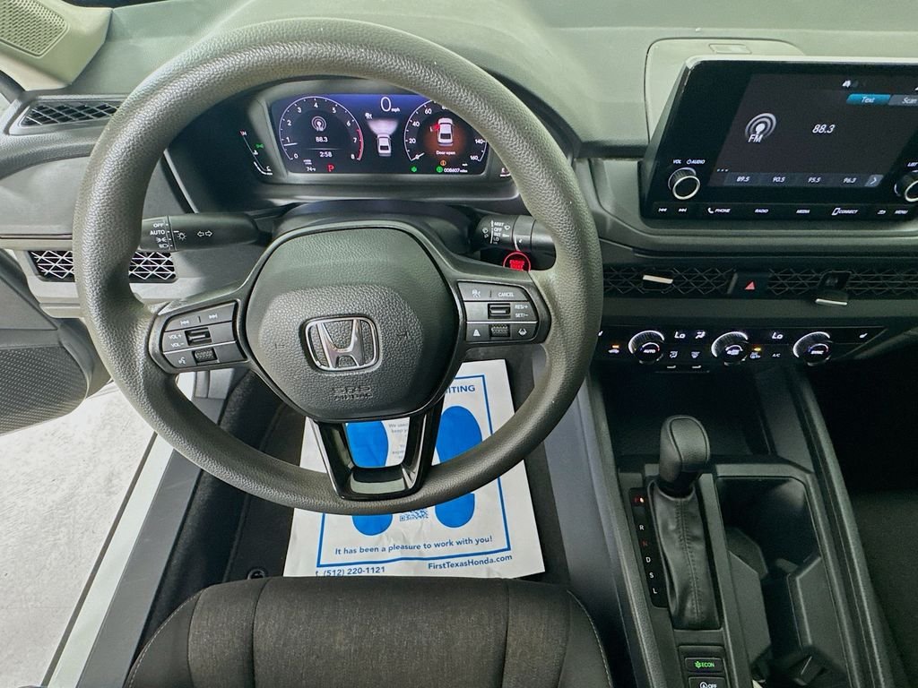 Used 2023 White Honda EX image 12