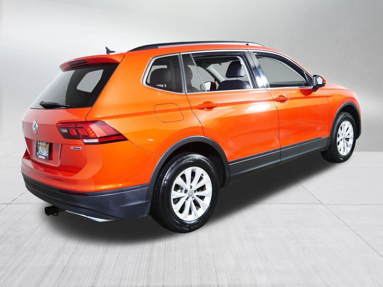 Used 2019 Habanero Orange Metallic Volkswagen SE image 7