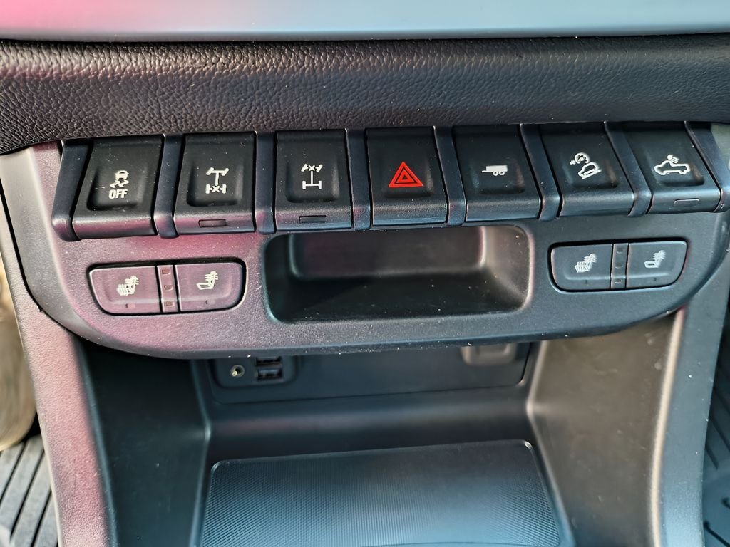 Used 2019 Summit White Chevrolet 4WD ZR2 image 27