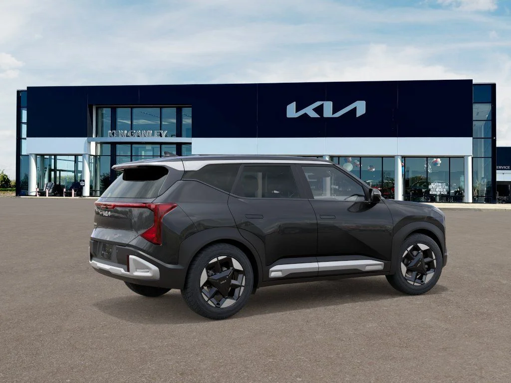 New 2027 Interstellar Gray Kia S image 6
