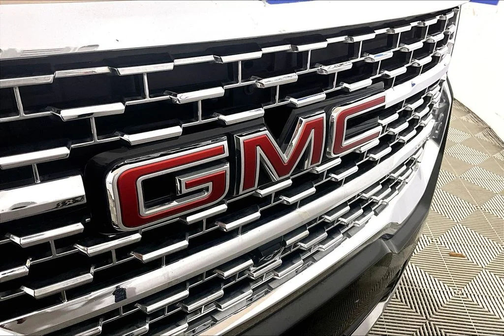Used 2023 Ebony Twilight Metallic GMC Denali image 24