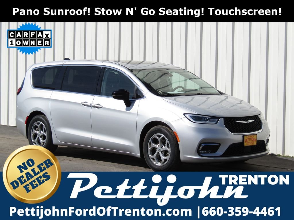 2024 Chrysler Pacifica Limited's photo