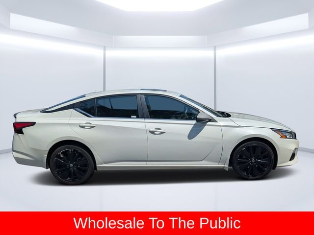 Used 2022 White Nissan 2.5 SR image 2