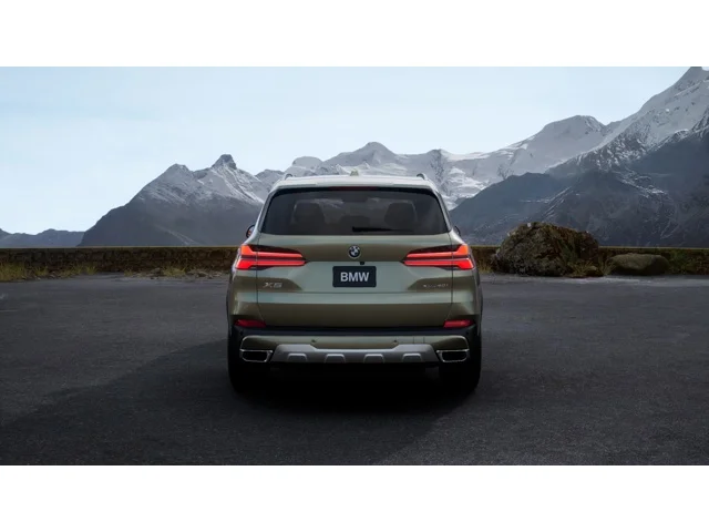 New 2026 Manhattan Green Metallic BMW xDrive40i image 5