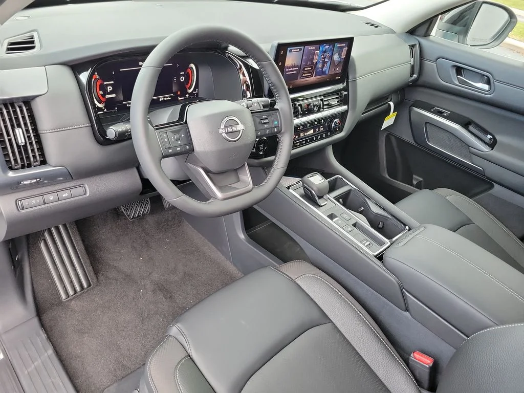 New 2026 White Nissan SL image 18