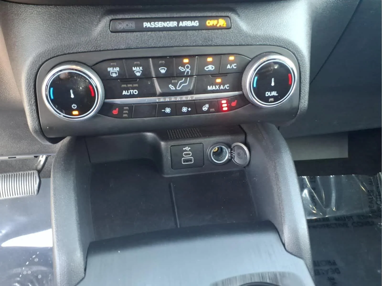 Used 2025 Agate Black Ford ST-Line Select image 21