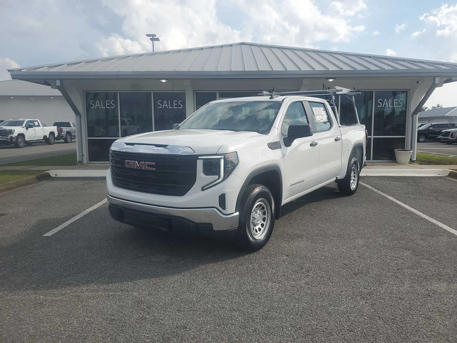 New 2026 Summit White GMC Pro image 25