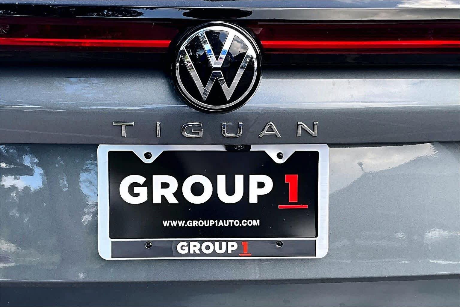 New 2026 Platinum Gray Metallic Volkswagen 2.0T SE image 15