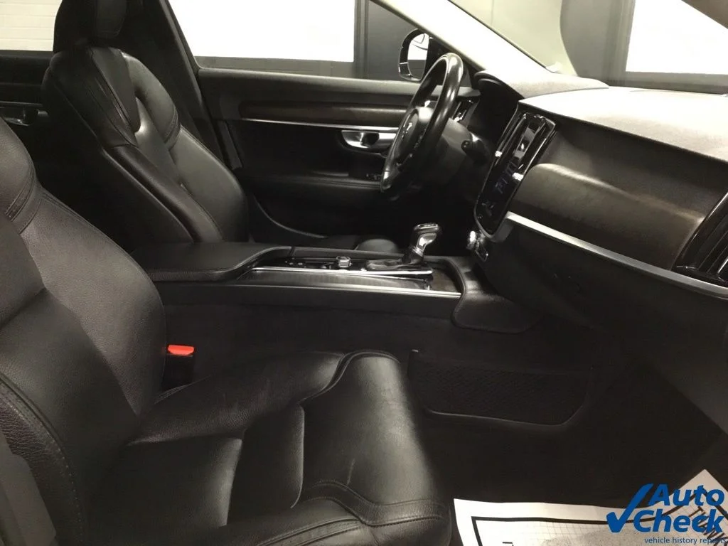 Used 2020 Black Volvo T6 AWD image 36