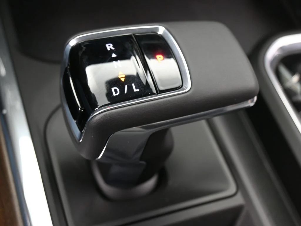 Used 2026 Summit White Chevrolet High Country image 35