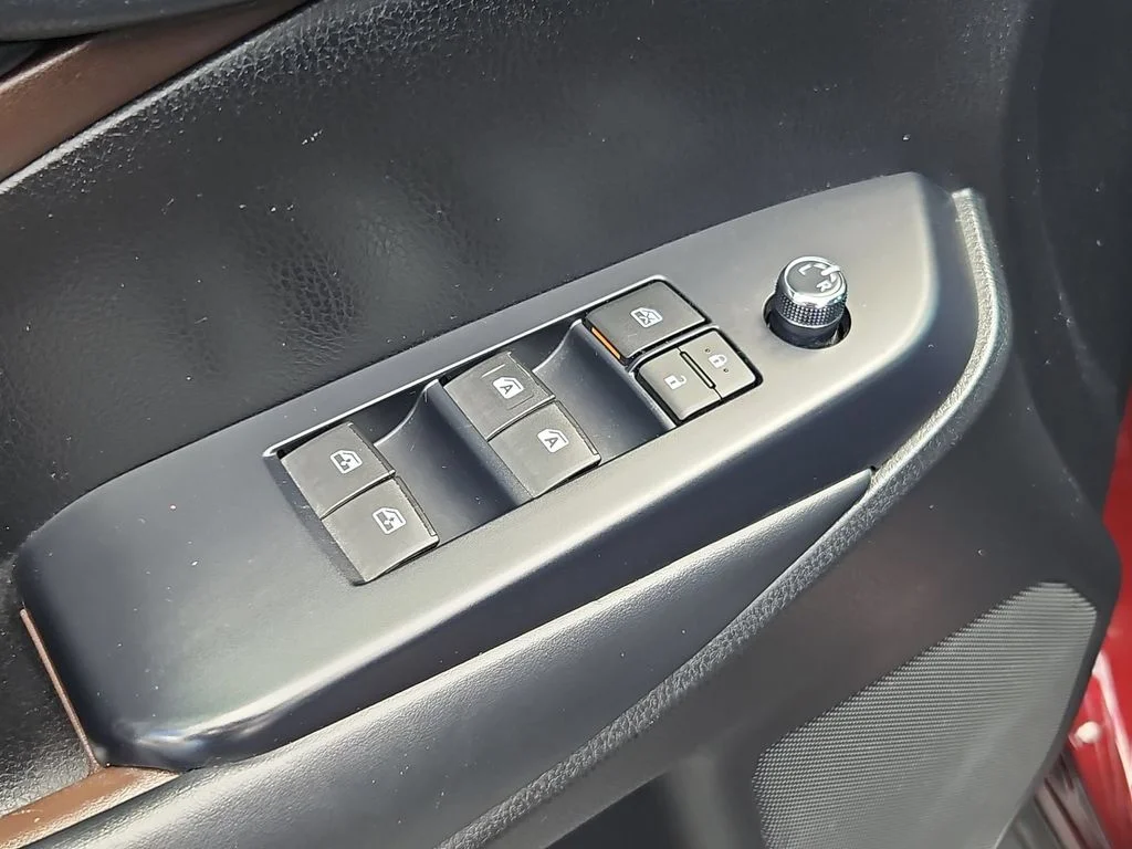 Used 2019 Salsa Red Pearl Toyota XLE image 11
